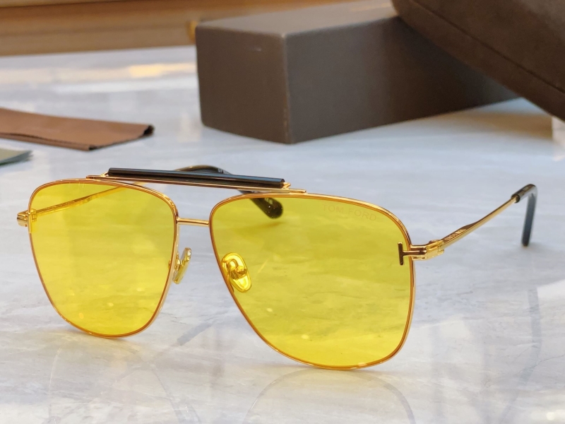TOM FORD